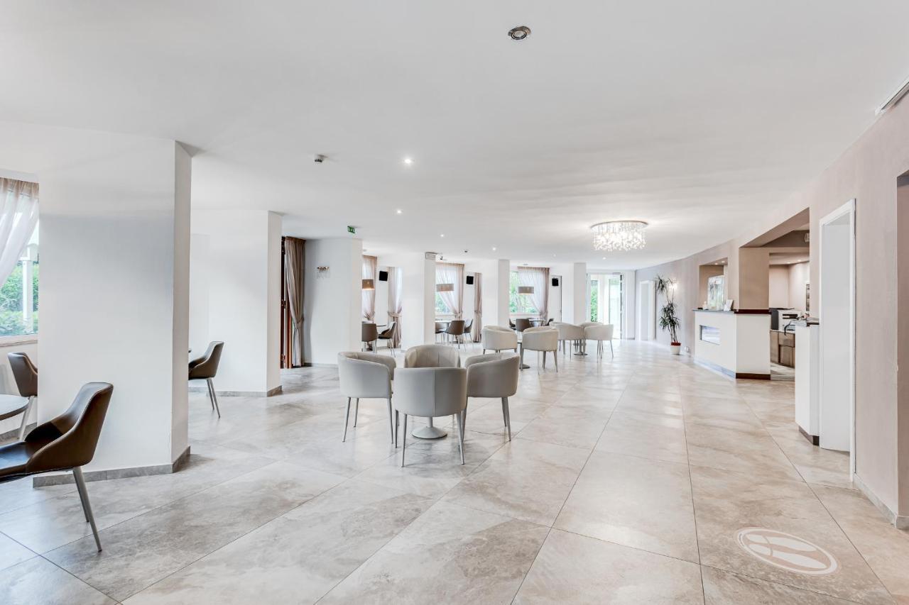 Hotel Schiller Cervia Bagian luar foto