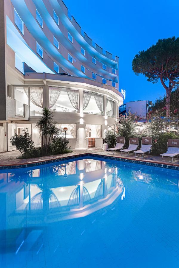 Hotel Schiller Cervia Bagian luar foto