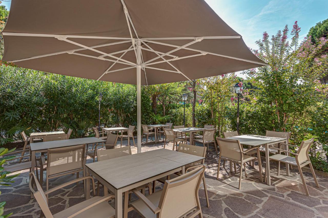 Hotel Schiller Cervia Bagian luar foto