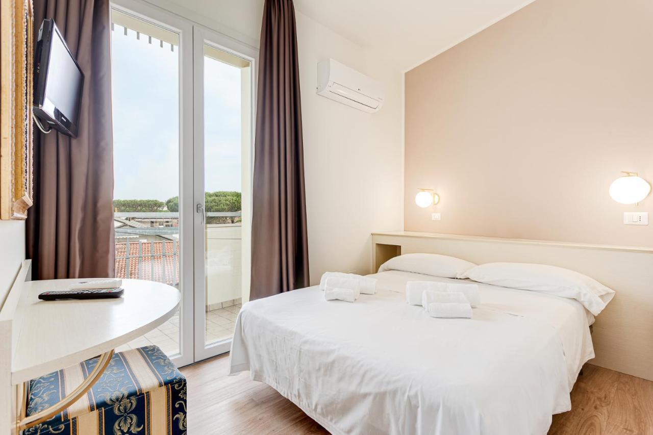 Hotel Schiller Cervia Bagian luar foto