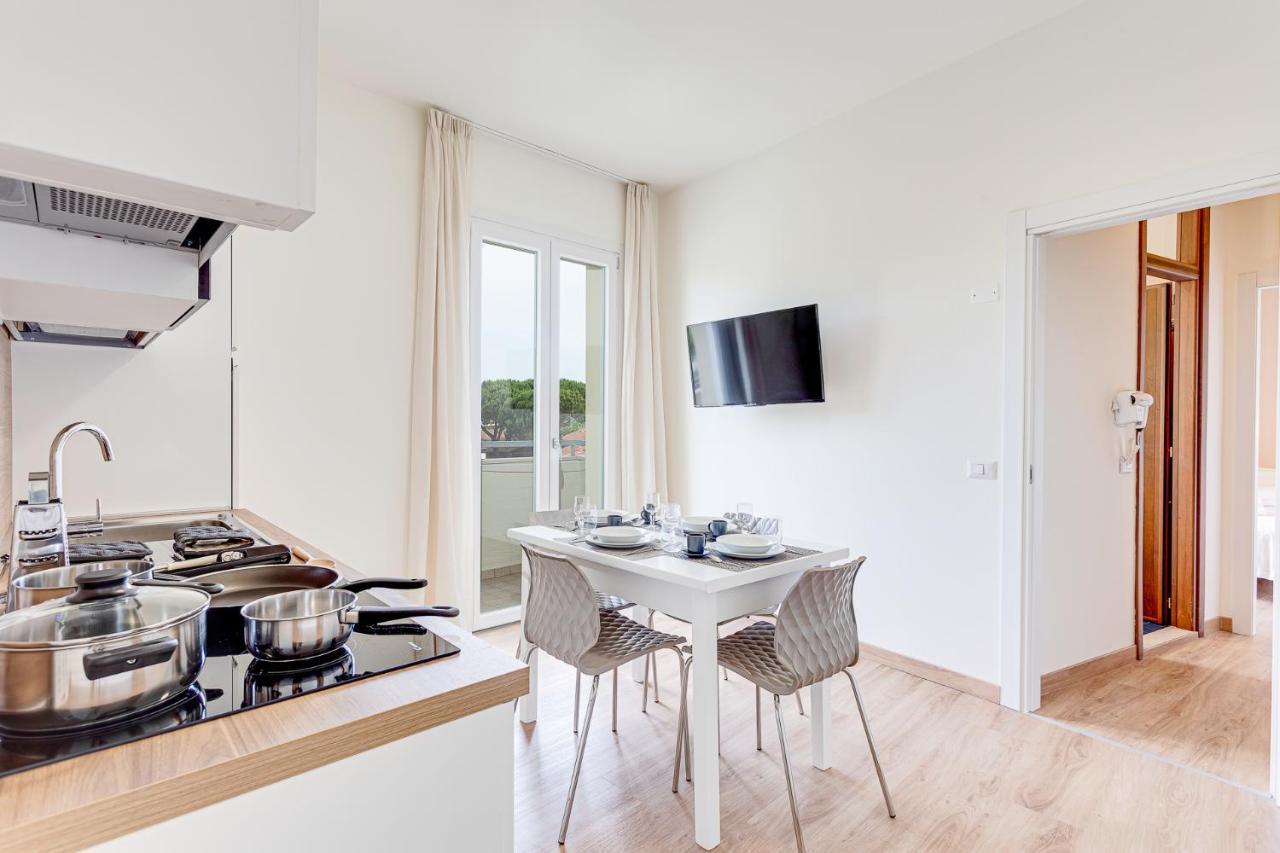 Hotel Schiller Cervia Bagian luar foto