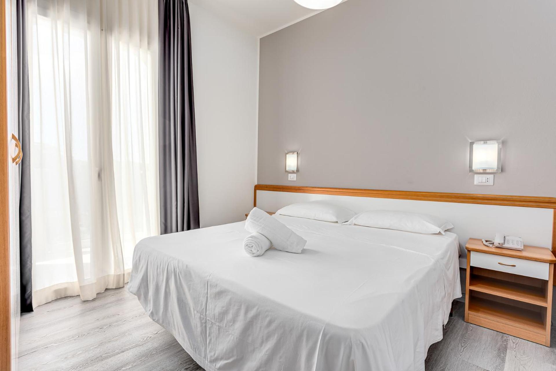 Hotel Schiller Cervia Bagian luar foto