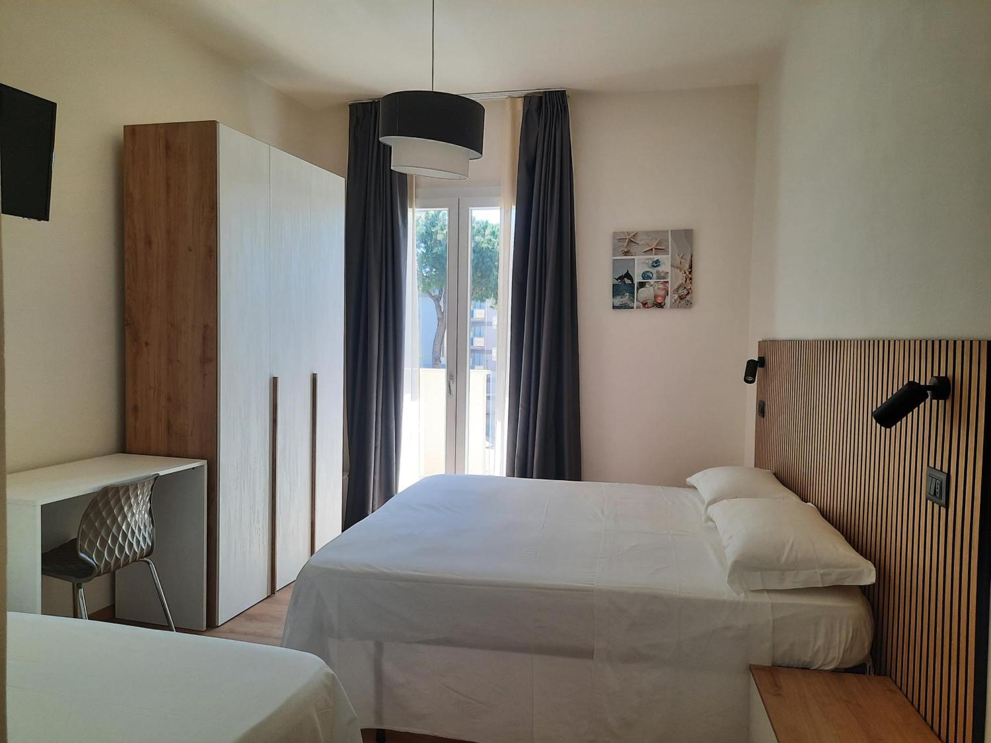 Hotel Schiller Cervia Bagian luar foto