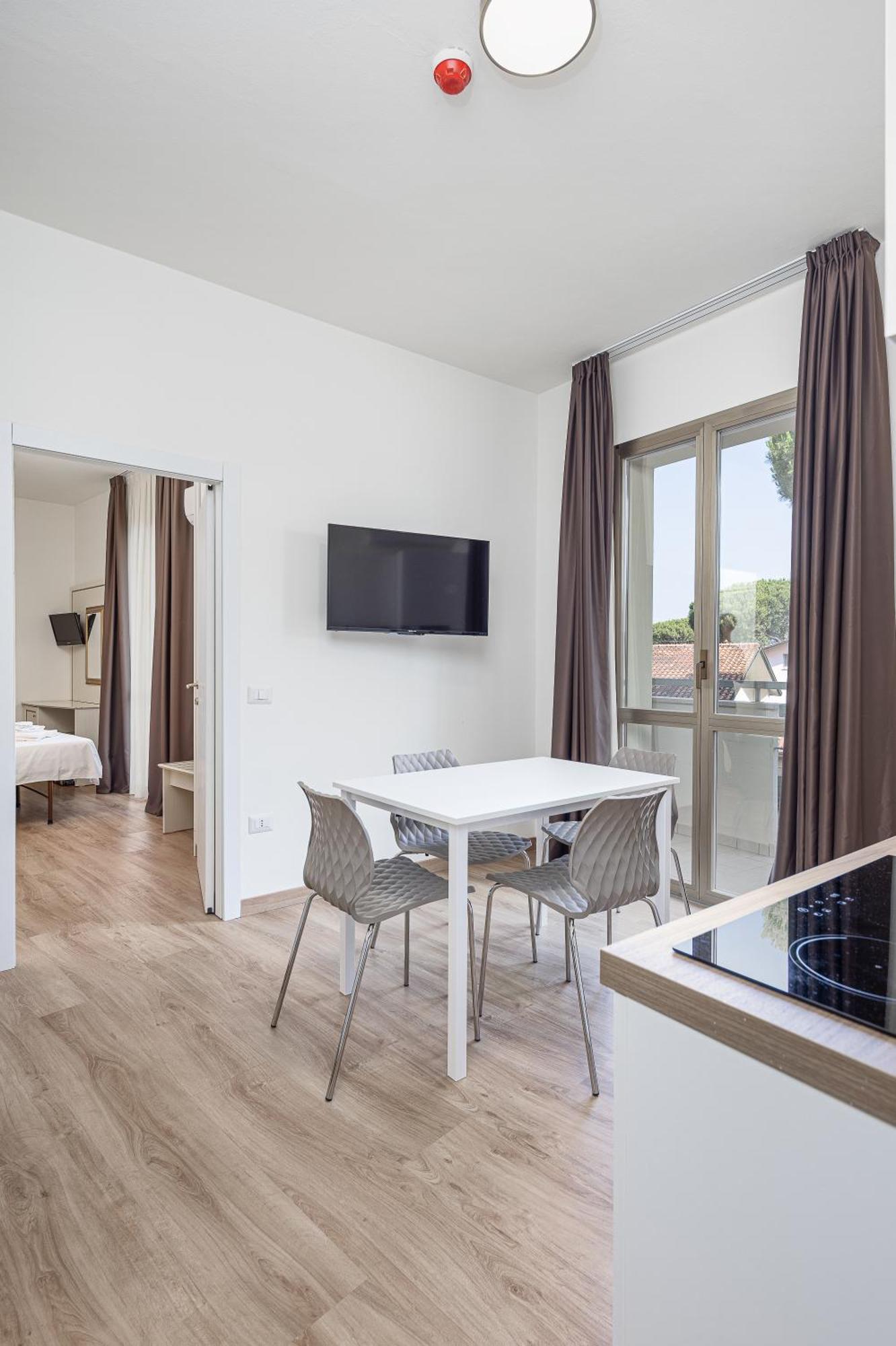 Hotel Schiller Cervia Bagian luar foto