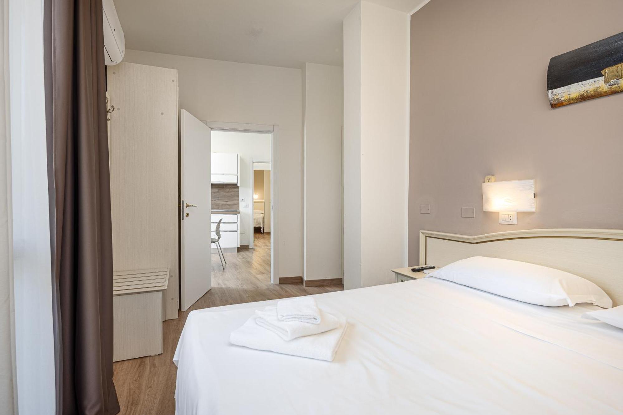 Hotel Schiller Cervia Bagian luar foto