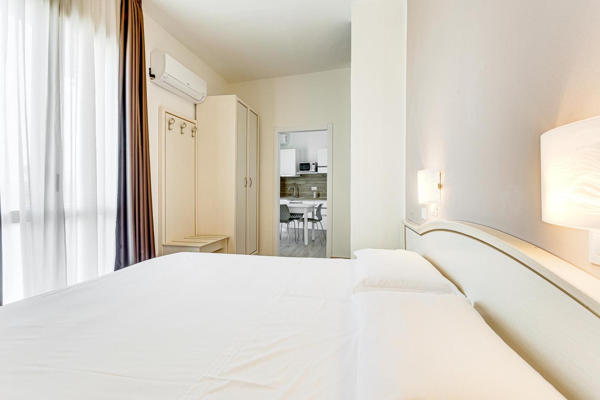 Hotel Schiller Cervia Bagian luar foto